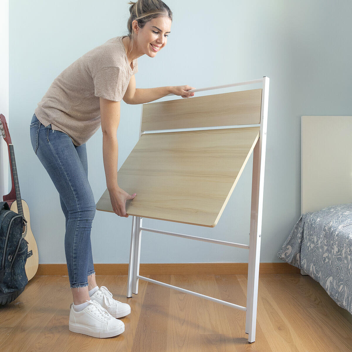 ESCRITORIO PLEGABLE CON ESTANTE